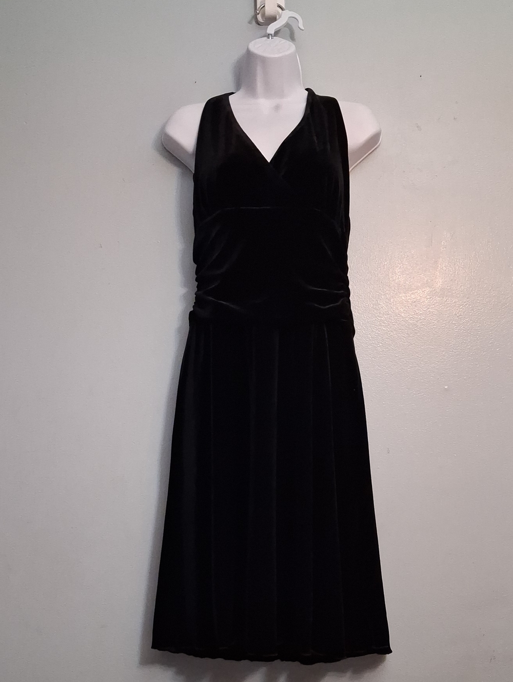 AB Studio Size Large Women's Black Velvet V-Neck Halter Midi Dress